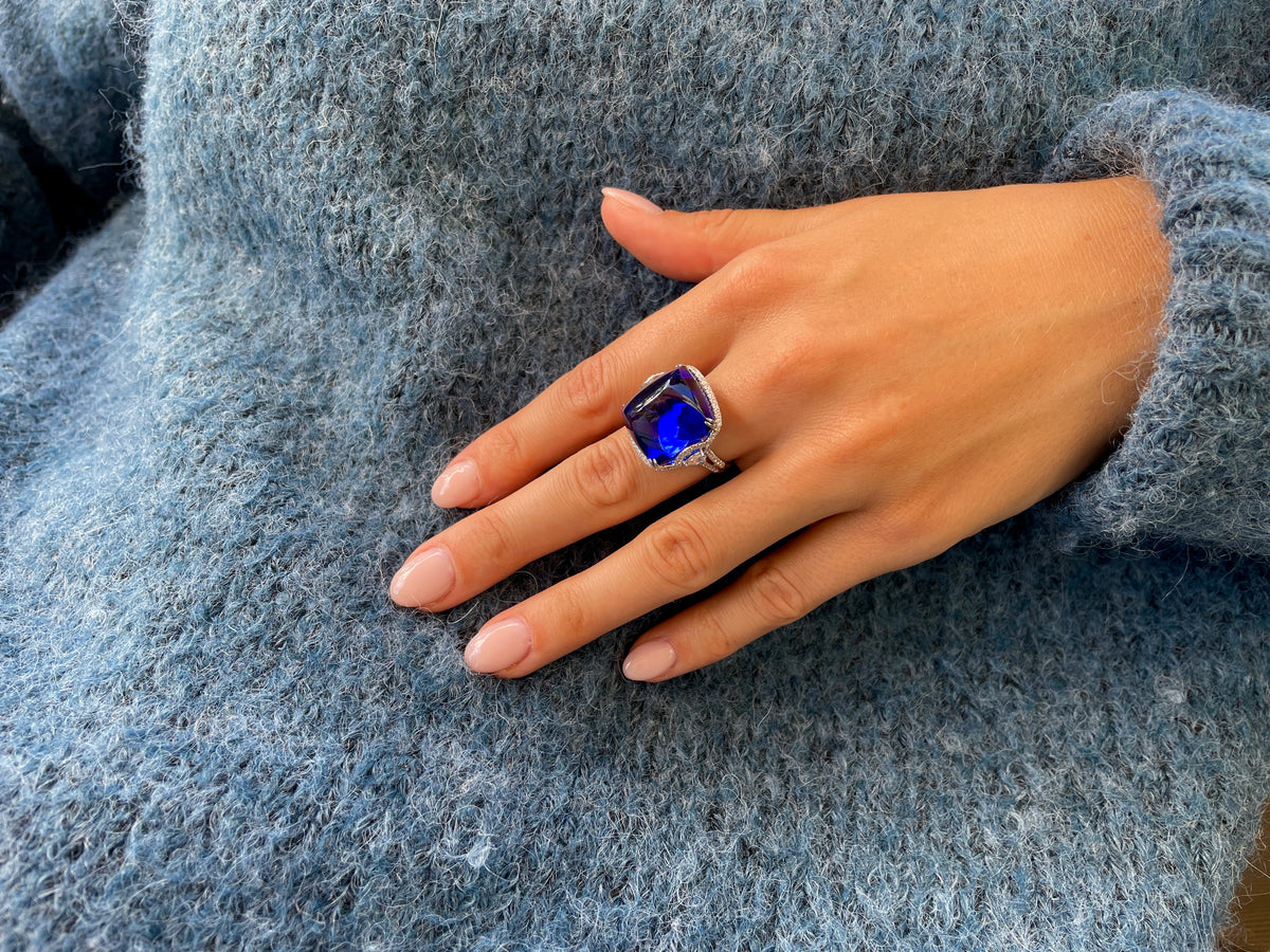 Sugarloaf Tanzanite and Diamond Ring